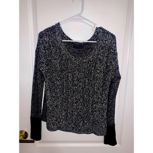 American Eagle Black and white sweater